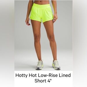 Lululemon Hotty Hot low rise lined short 4”
